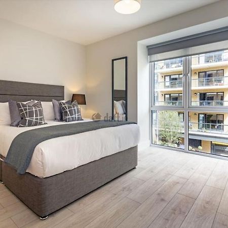 Modern Sandyford Bedroom Exterior foto